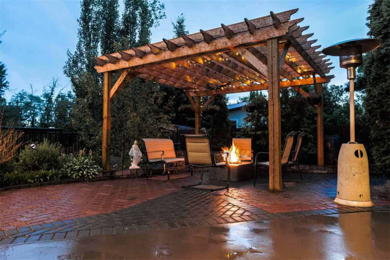 Wooden Backyard Pergola